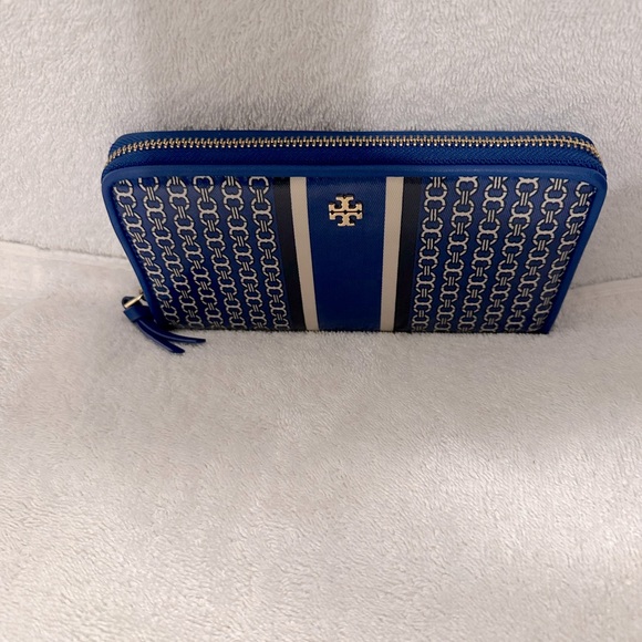 Tory Burch zippy wallet - Picture 5 of 6